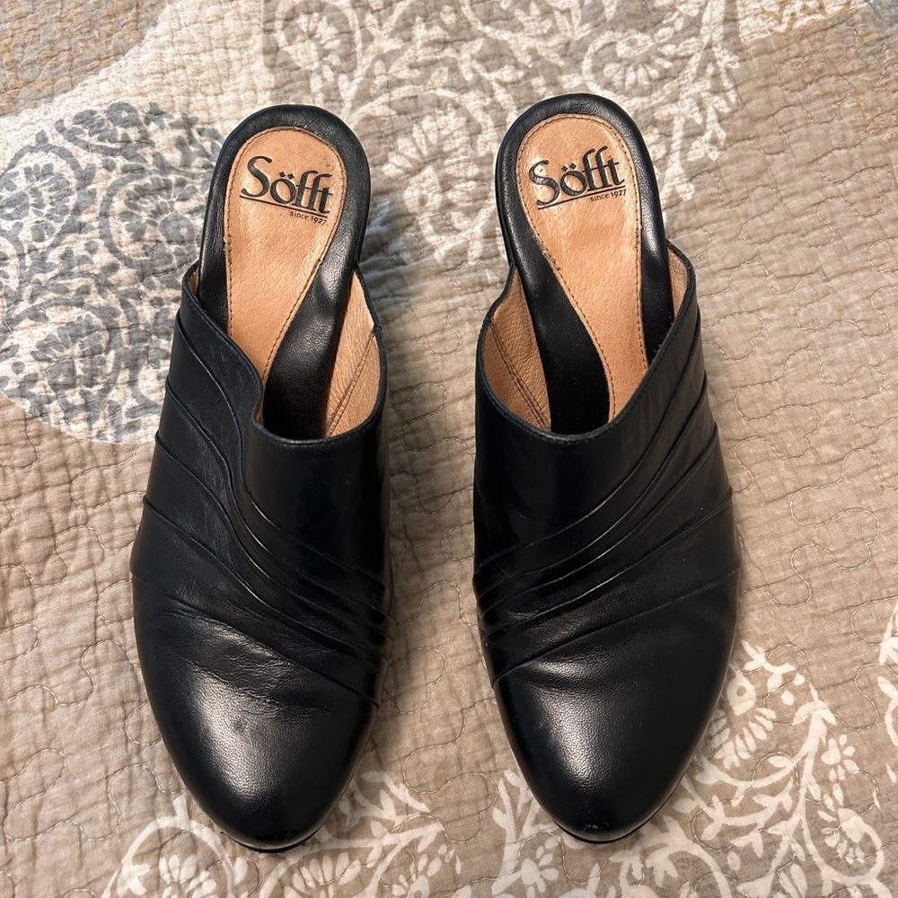 Sofft Black Leather Mules